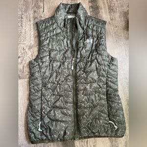 Under armour camo puff vest